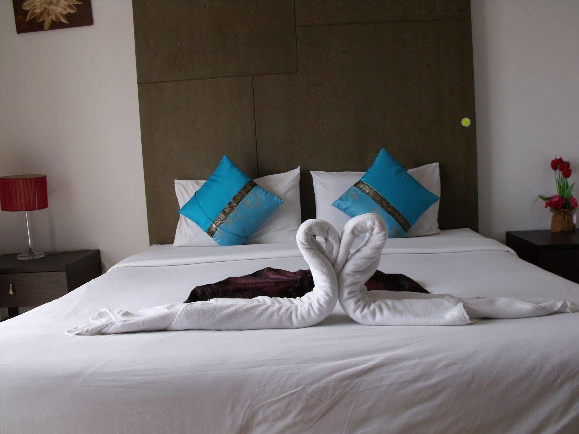 Bgw Phuket Hostel Patong Exterior photo